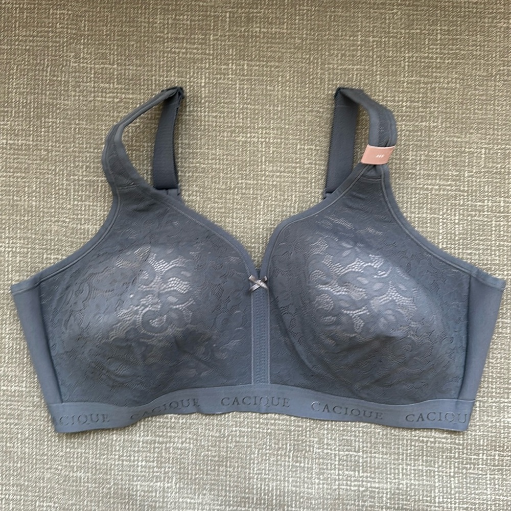 Cacique lightly lined no wire full coverage bra size 46 D